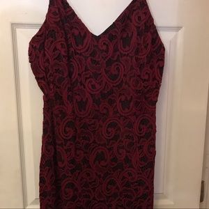 Burgundy Lace dress💃🏼